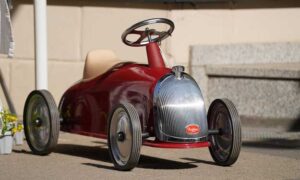 Old Peddle Car-Removing Car Oil from Clothes.