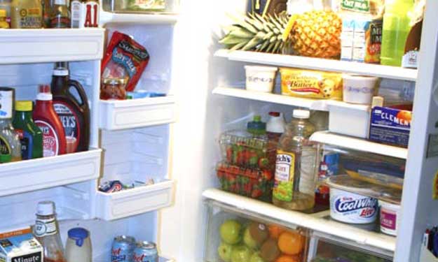 Refrigerator And Freezer Cleaning Tips, What Do You Clean Refrigerator Shelves With