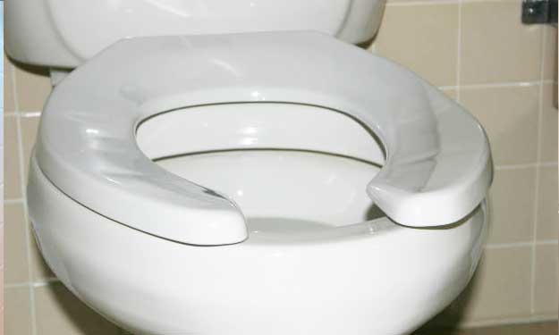 How to Remove Hard Water Stains From a Toilet Bowl